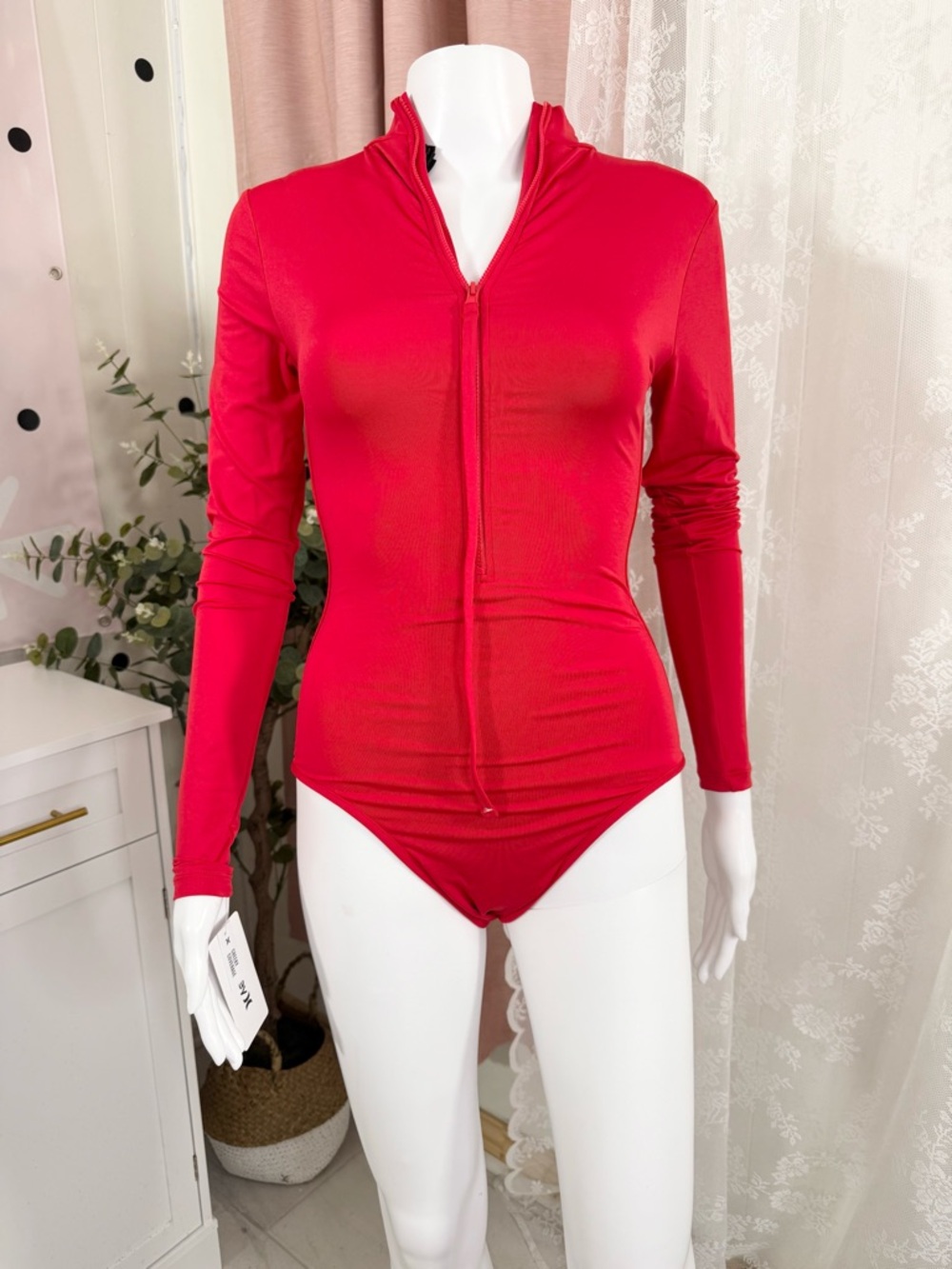 Hurley Women’s Red Long-Sleeve Zip Front Bodysuit Bin#5